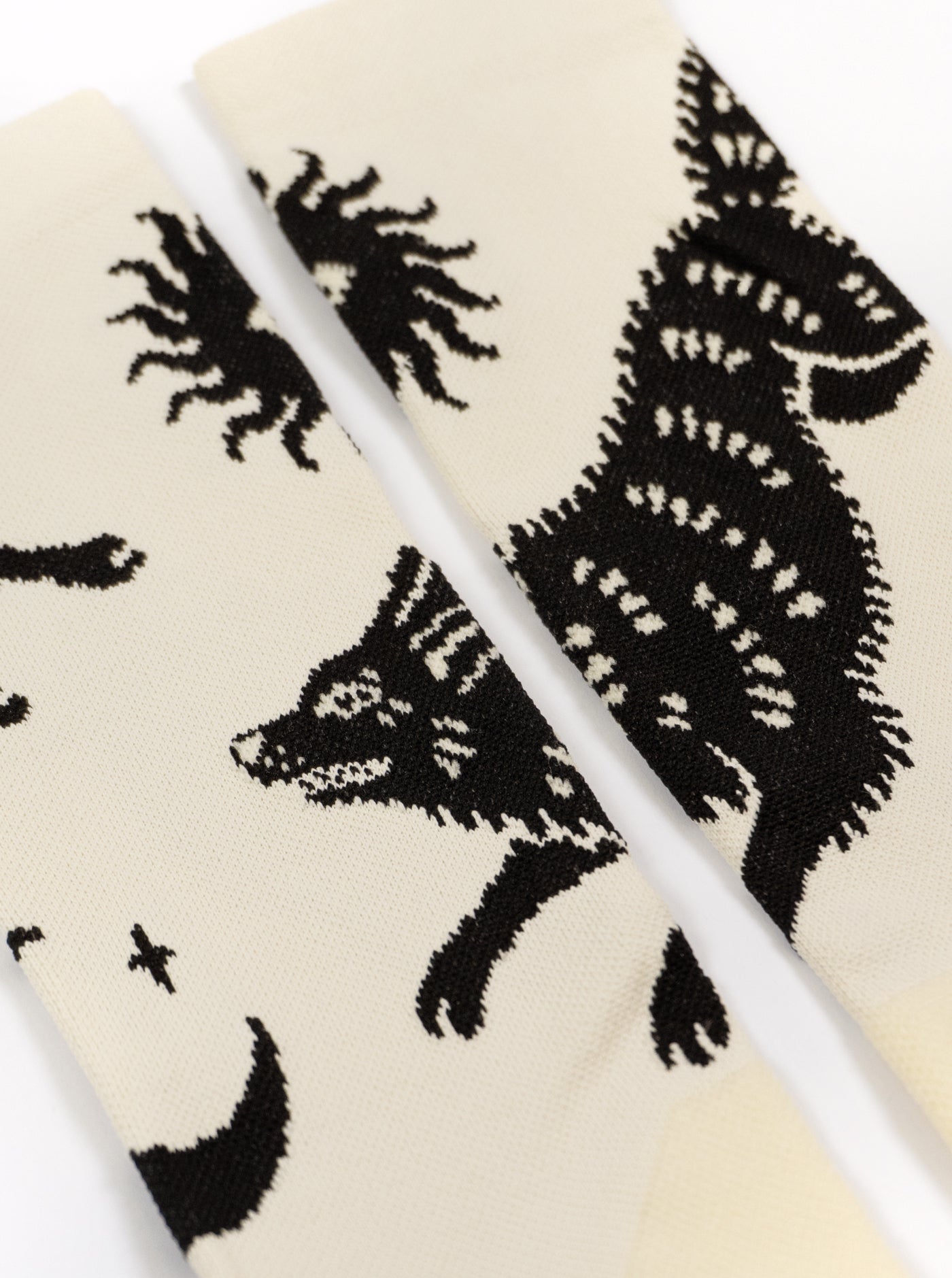 Cross Socks - Wolf Cream/Black