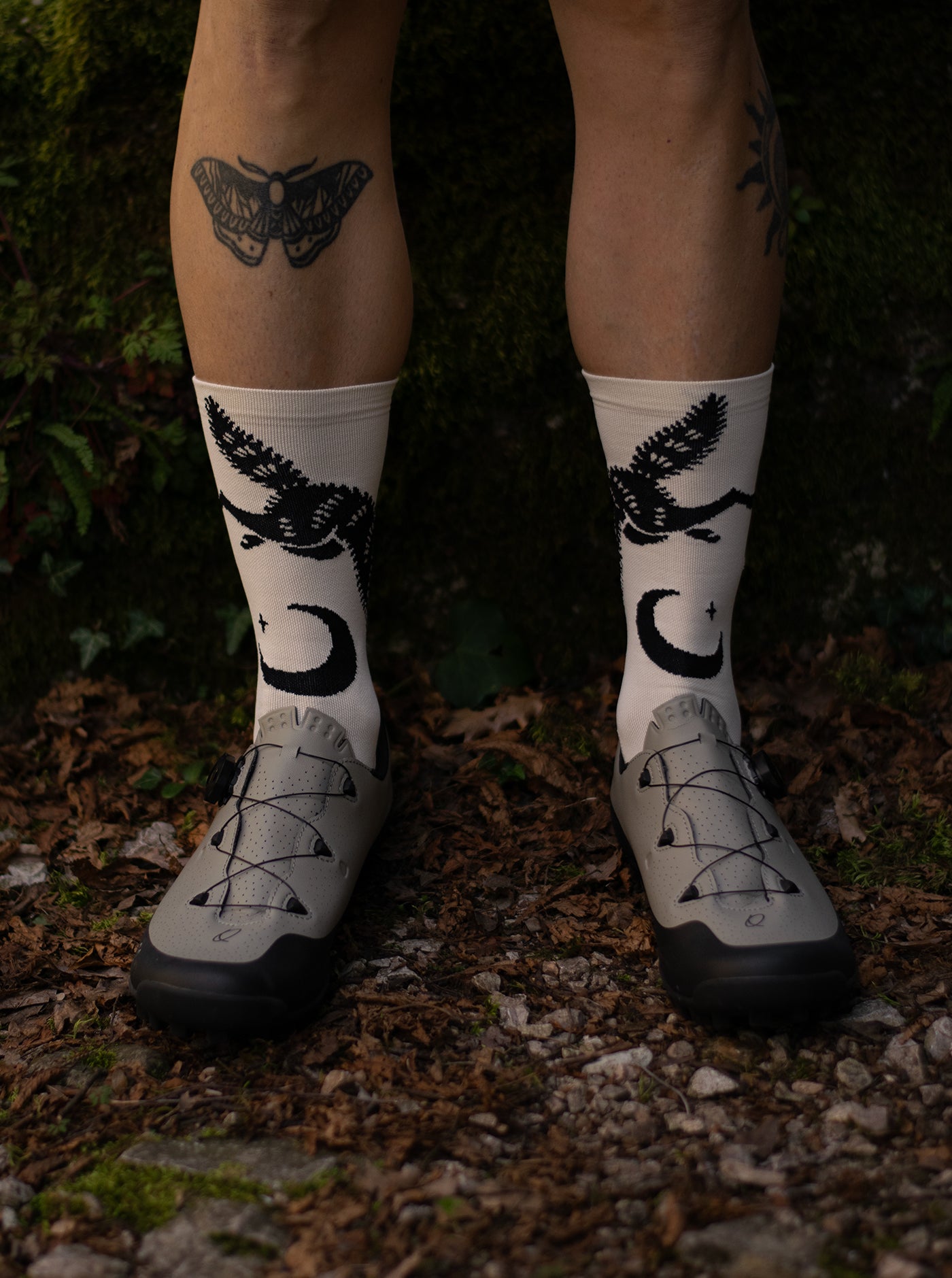 Cross Socks - Wolf Cream/Black